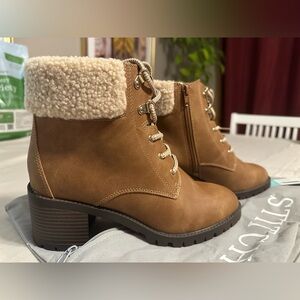 Market & Spruce Tan Lace Up Boots
